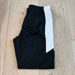 Under Armour Loose Fit Track Pants in Size Womens Medium | Brand New With Tags